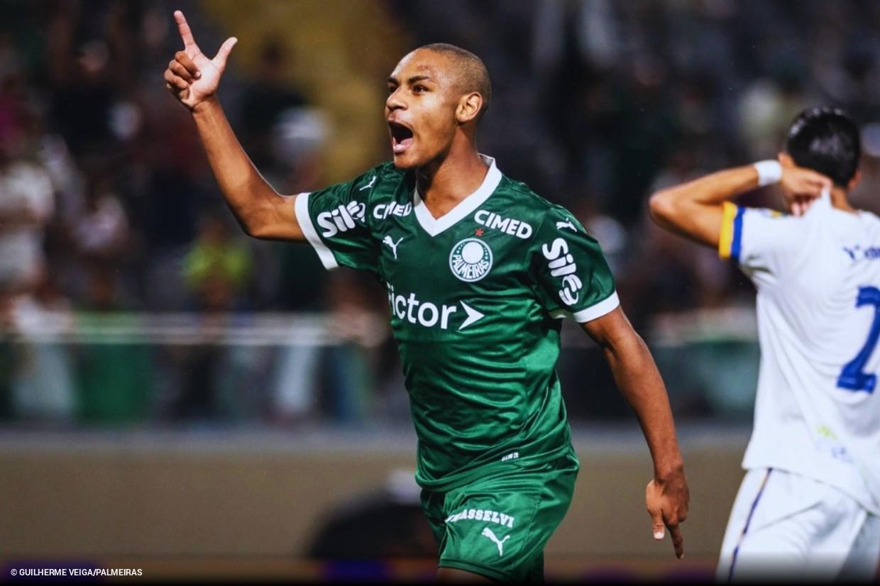 开云体育app-每体:巴萨正关注巴西16岁前锋新星孔塞桑,已派球探跟踪观察