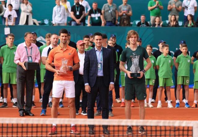 kaiyun·(中国)官方网站-德约吞蛋无缘赛季首冠 强大心理抵不过虚弱体能