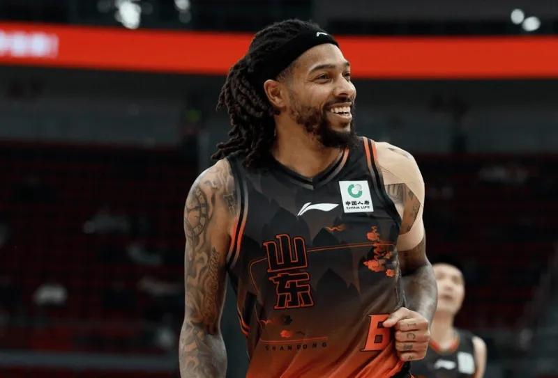 开云体育app官网-山东输广州！全场狂铁，克里斯情绪失控，徐昕统治级发挥！